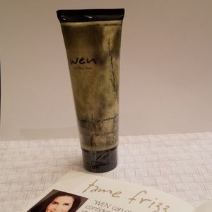 Wen Sweet Almond Mint Anti-Frizz Styling Creme